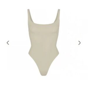 SKIMS Square Neck Bodysuit Talc